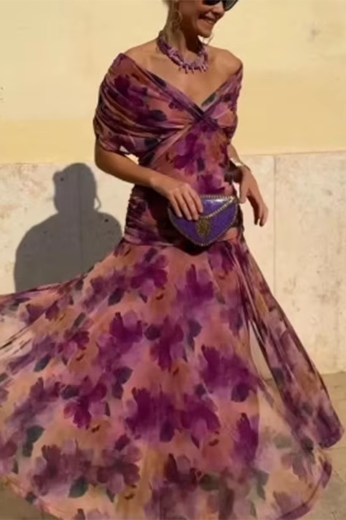 Luisa | Elegante abito lungo da festa con scollatura a V