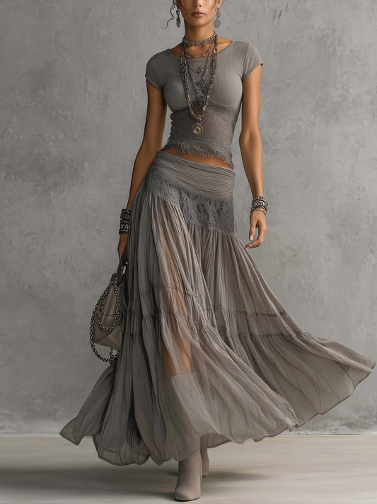 Top Grigio in Pizzo Trasparente e Set di Gonna Maxi Plissettata