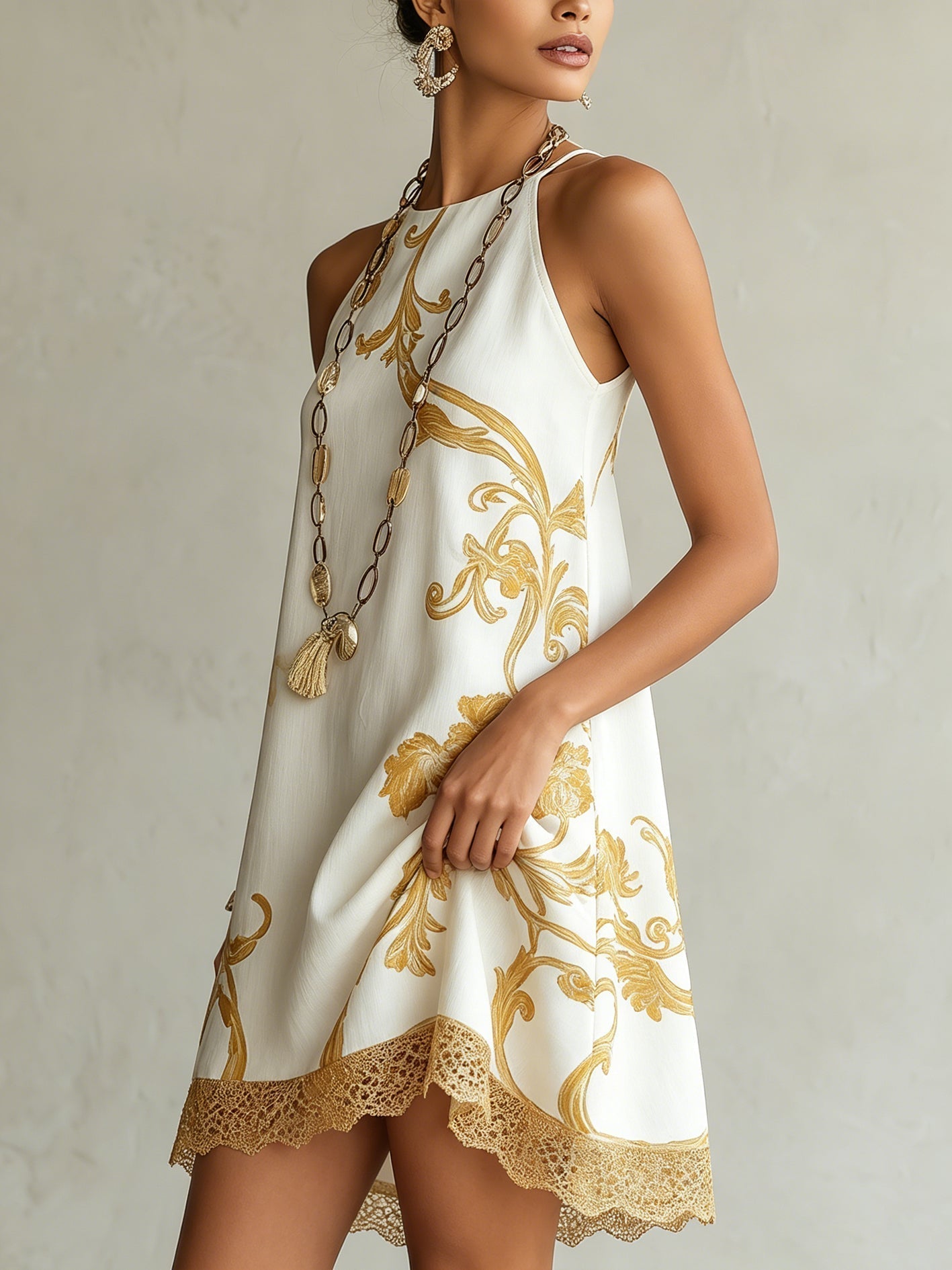 Héloïse | Abito Mini in Pizzo Bianco con Motivi Dorati