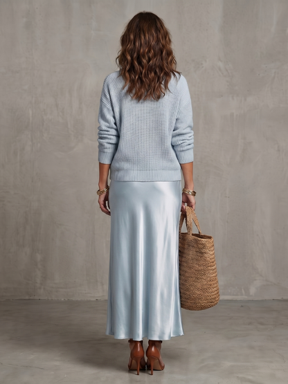 Luciana | Set gonna in satin a taglio obliquo con maglione in maglia