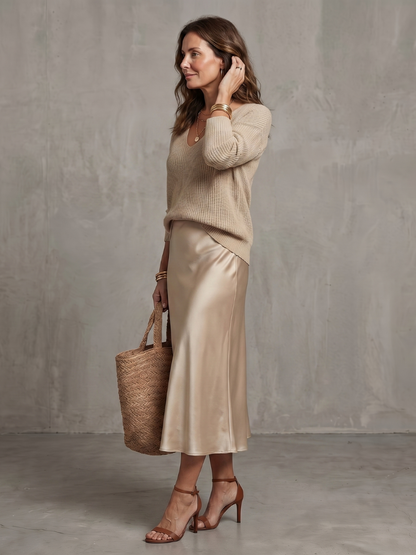 Luciana | Set gonna in satin a taglio obliquo con maglione in maglia