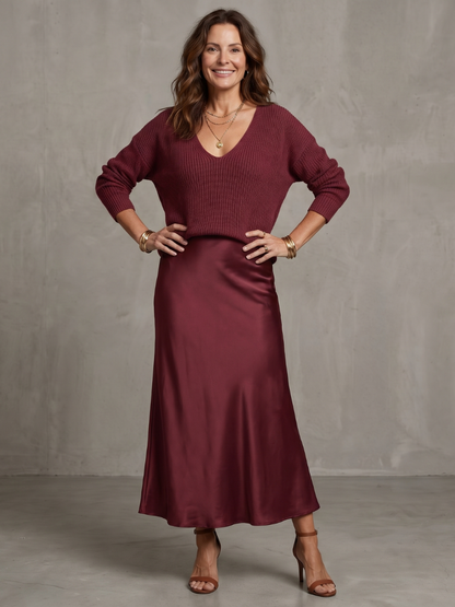 Luciana | Set gonna in satin a taglio obliquo con maglione in maglia