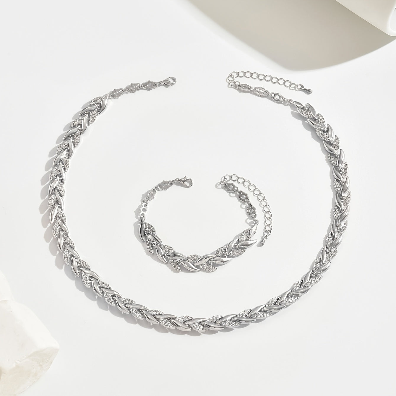 Mahaut – Allure Intemporelle