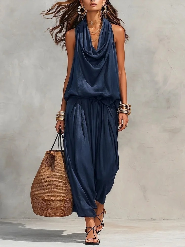 Set Top Senza Maniche con Collo Halter Nero e Pantaloni Plissettati