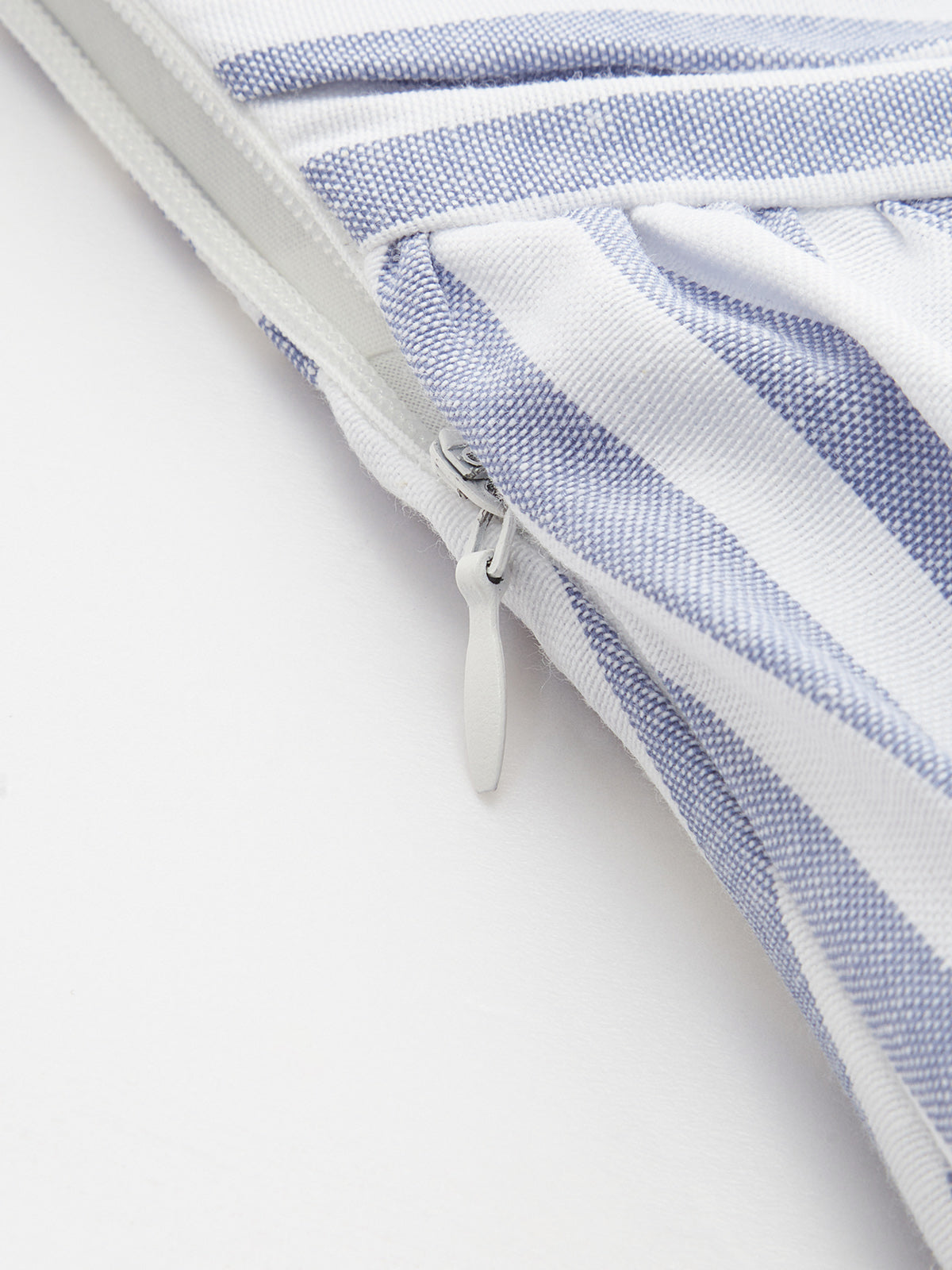 Abito Maxi Asimmetrico con Cut-Out a Strisce