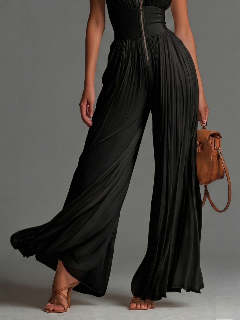 Zsófia Jumpsuit | Tuta nera plissettata