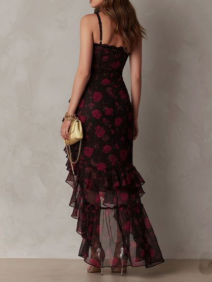 Vestito Chic Nero e Rosso con Rouches e Orlo a Volant
