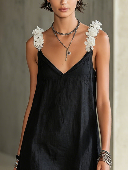 Noémie | Abito Mini Nero con Scollatura a V e Spalline Floreali